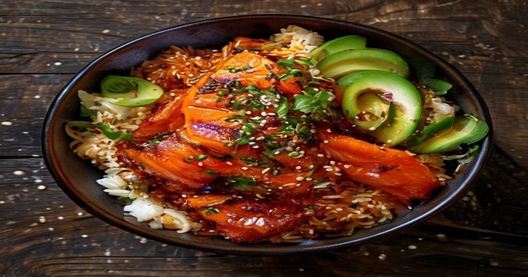 Ultimate crispy rice spicy salmon bowls with fresh veggies and zesty sauce